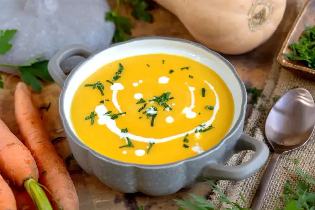 Cremige Karotten-Kürbis-Suppe: Einfaches Rezept für Genießer