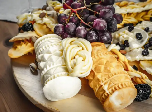 Co zjeść w Zakopanem: odkryj najlepsze tradycyjne potrawy góralskie