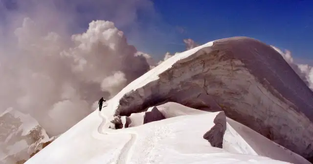 Gdzie jest wyższe ciśnienie w górach czy nad morzem? Zaskakujące fakty