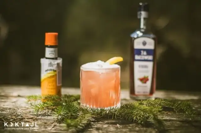 Pyszne drinki z wódką wiśniową, które zaskoczą Twoich gości