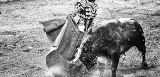 Gdzie odbywają się walki byków w Hiszpanii? Najlepsze lokalizacje i wydarzenia