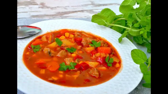 Jak zrobić zupę gulaszową – prosty przepis na pyszne danie domowe