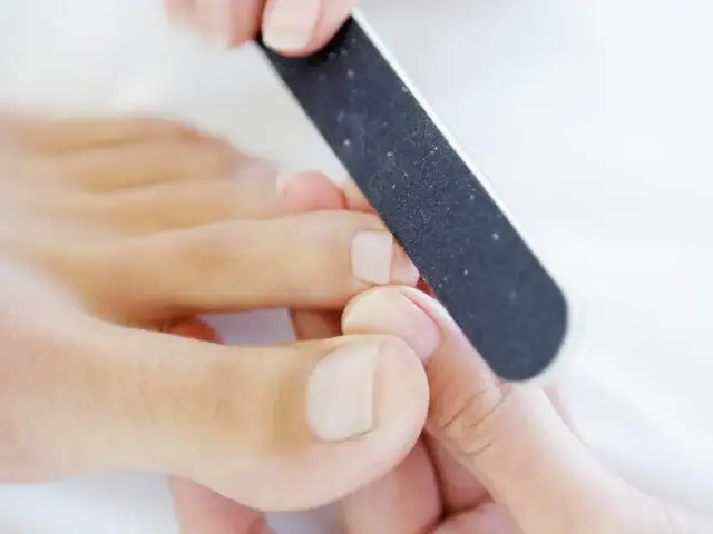 Jak szybko rośnie paznokieć? Ekspert radzi, jak przyspieszyć wzrost!