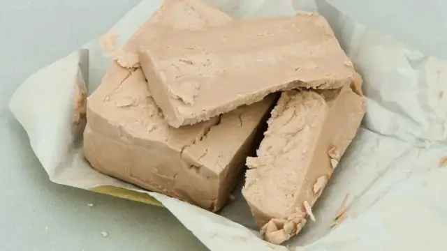 Napój z drożdży: zdrowotne korzyści i przepisy na przygotowanie