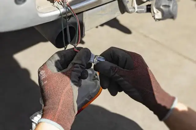 H2 żarówka – kluczowe informacje o wymianie i zastosowaniu w pojazdach