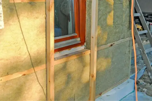 Jaka wełna na elewacje drewniane? Porównanie typów i kosztów izolacji