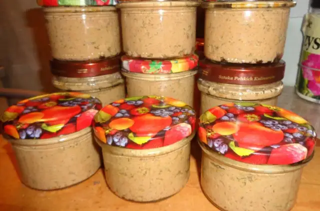 Jak zrobić pasztet drobiowy do słoików, który zachwyci smakiem