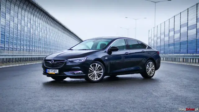 Pojemność baku Insigni: Ile litrów? Generacje A vs B i zasięg