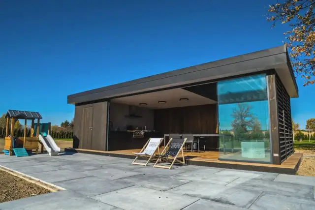 Jak zrobić podłogę w altanie? Praktyczny poradnik krok po kroku