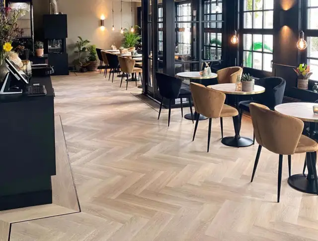 Czy każde panele można ułożyć w jodełkę? Kluczowe zasady i ograniczenia