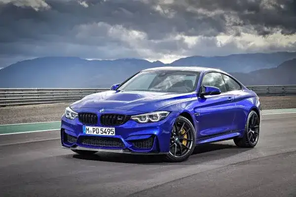 BMW M4 CS - nieosiągalne osiągi i wyjątkowy design w jednym modelu
