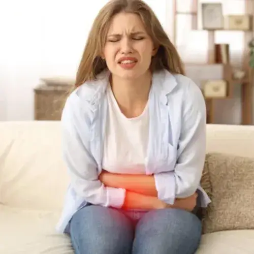 Bóle jak miesiączkowe przed porodem: co oznaczają i jak sobie radzić