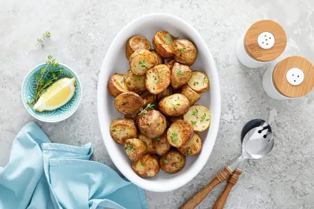 Jak zrobić przyprawę do ziemniaków – proste przepisy i najlepsze warianty smakowe