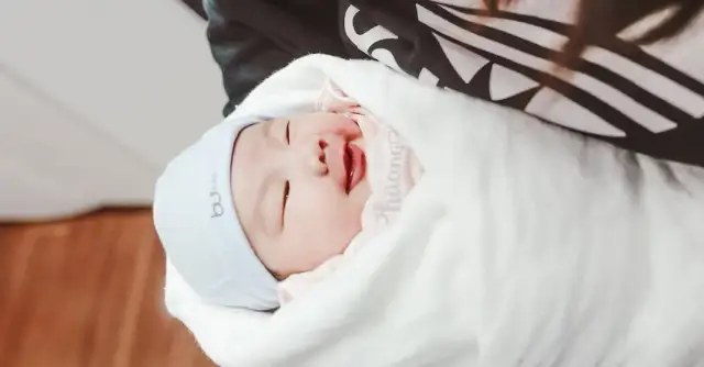 Życzenia dla przyszłej mamy: Jak dodać otuchy przed porodem?