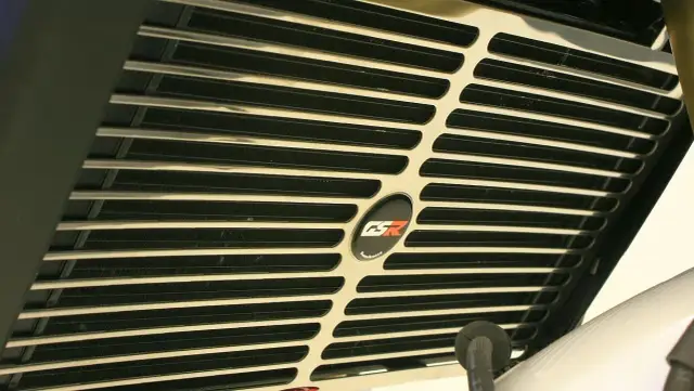 Co to jest chłodnica i jak może uratować Twój silnik przed przegrzaniem