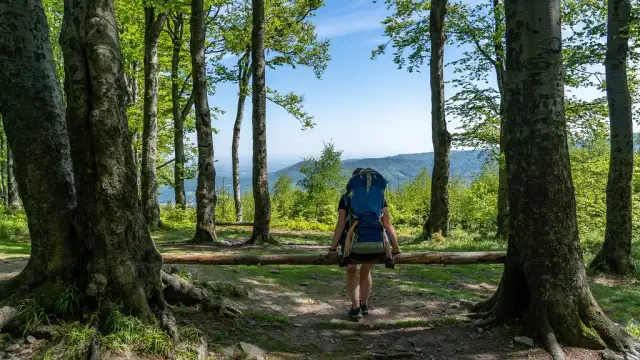 Jak dojechać z Warszawy do Ustronia Górskiego - szybkie i tanie opcje