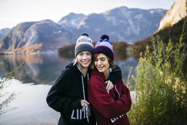 Jaka czapka w góry zimą? 5 najlepszych typów na mroźne wyprawy