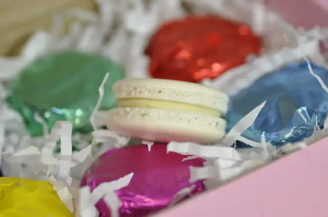 Gdzie kupić białe makaroniki? Znajdź idealne na każdą okazję!