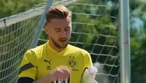 Puchacz zarobki: ile naprawdę zarabia polski piłkarz w Niemczech?