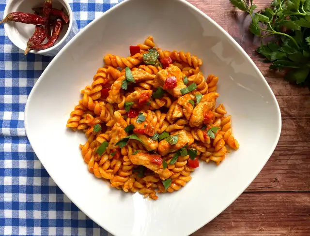 Restauracyjny makaron w domu? Odkryj sekrety szefów kuchni!