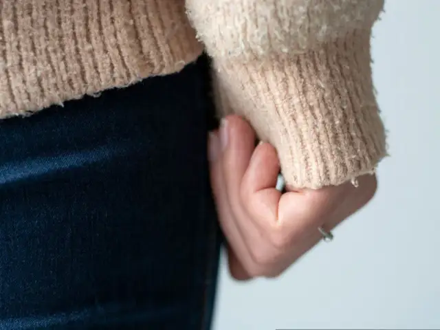 Jak ogolić sweter? Skuteczne i bezpieczne sposoby na zmechacenia