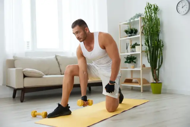 Jak ćwiczyć w domu: proste sposoby na efektywny trening bez sprzętu