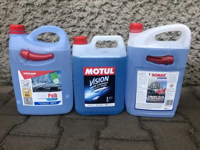 Najlepszy płyn do spryskiwaczy Motul - skuteczność w zimie i cena