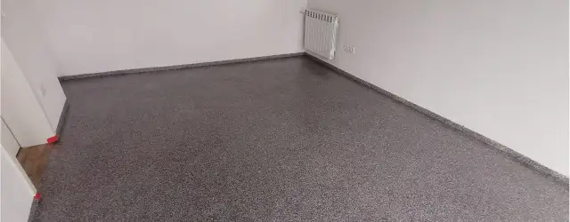 Jaka farba na posadzkę do garażu - wybierz najlepszą i trwałą opcję