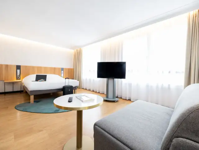 Novotel Montpellier : Sud Lattes vs Suites Antigone, lequel choisir ?