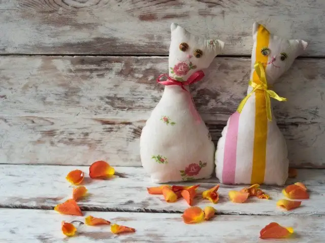 Jak uszyć kota przytulankę – proste kroki i przydatne porady