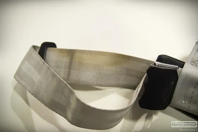 Jak wyczyścić pasy bezpieczeństwa? Domowe sposoby i profesjonalne triki