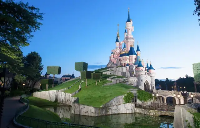 Gdzie jest Disneyland? Poznaj 6 parków i wybierz swój idealny!