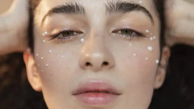 Pryszcze podskórne: Poznaj skuteczne metody i zapobiegaj nawrotom