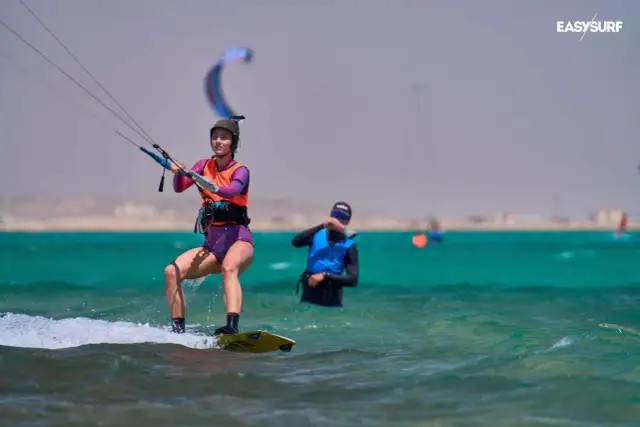 Kitesurfing: Ile trwa nauka? Od zera do samodzielności na wodzie