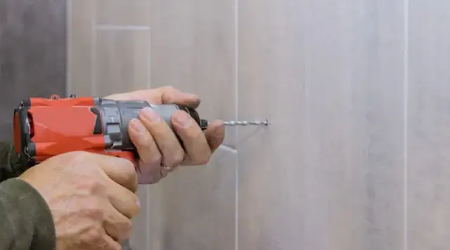 Jak wiercić w kafelkach bez uszkodzeń - sprawdzone techniki i narzędzia