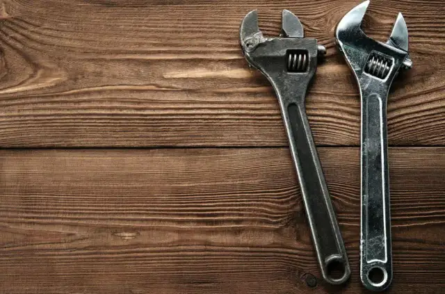 Jakie klucze do warsztatu wybrać, aby uniknąć niepotrzebnych wydatków?