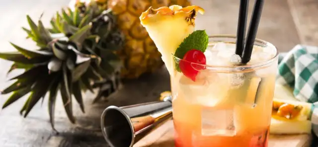 Wyjątkowe drinki urodzinowe, które zachwycą twoich gości