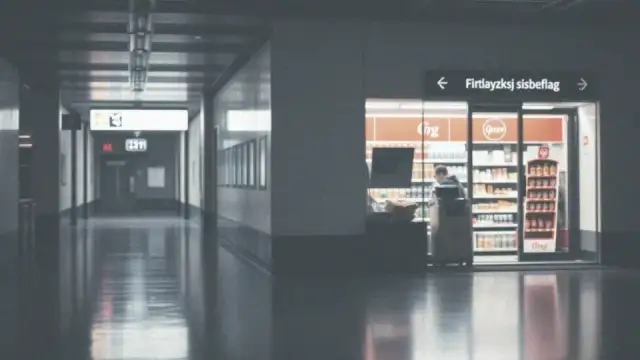 Nocne zakupy na lotnisku? Polskie porty lotnicze nie śpią!