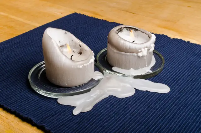 Jak usunąć wosk z bluzki - skuteczne sposoby na trudne plamy