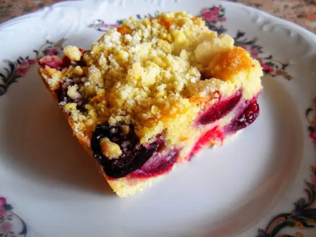 Idealne ciasto z czereśniami i kruszonką? Mój przepis bez zakalca!