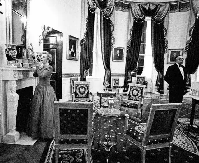 Gdzie mieszka prezydent USA? Odkryj tajemnice Białego Domu