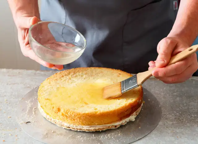 Idealny poncz do tortu: Przepisy, proporcje i sekrety mistrza