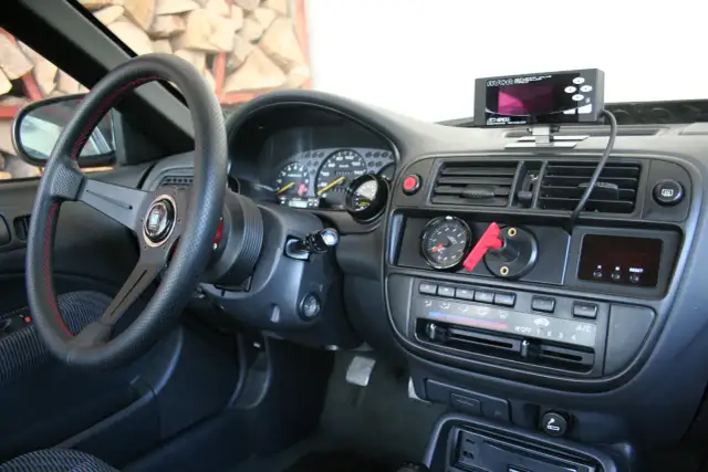 Jak pomalować dekielki od felg? Krok po kroku do nowego looku