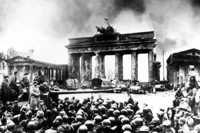 Trzecia Rzesza: Mroczna historia nazistowskich Niemiec. Upadek