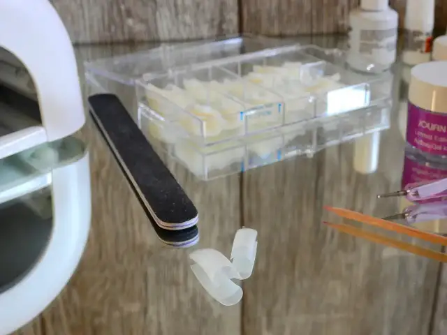 Podkład do cery tłustej: Ranking i sekrety trwałego matu