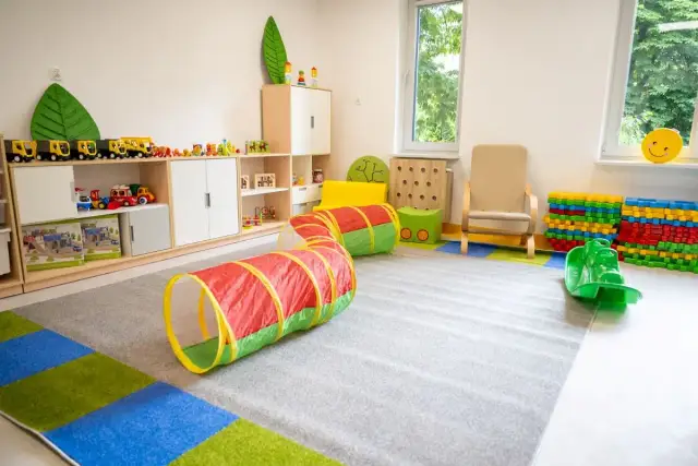 Ile dzieci może być w żłobku? Poznaj ważne przepisy i ograniczenia