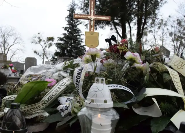 Ile księdzu za pogrzeb? Poznaj zróżnicowane opłaty w parafiach