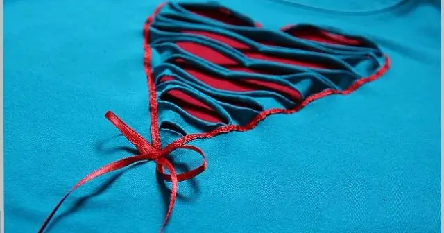 Jak stworzyć wyjątkową koszulkę z pocałunkiem DIY na każdą okazję