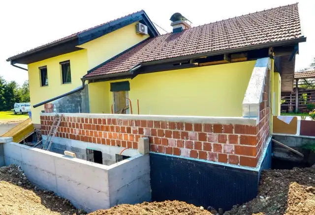 Czy ocieplać fundamenty w starym domu? Oto kluczowe korzyści i metody