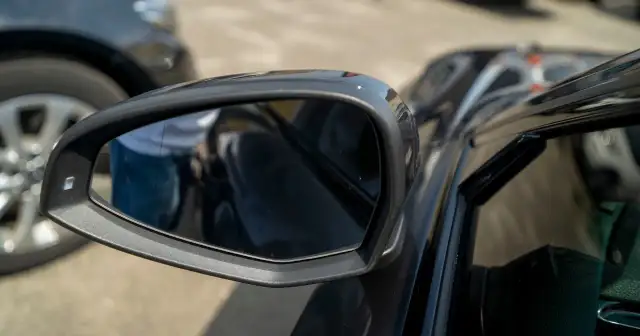 Jak ustawić lusterka w aucie? Poradnik krok po kroku dla bezpieczeństwa